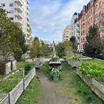 Charming City Studio, 10 Min Walk To Train Station
