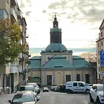 Charming City Studio, 10 Min Walk To Train Station